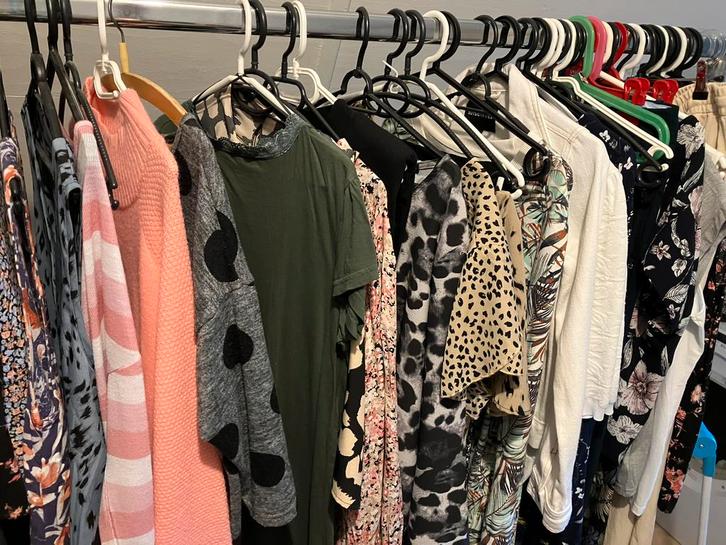 Partij dames kleding, Diversen, Rommelmarktspullen, Zo goed als nieuw, Ophalen of Verzenden