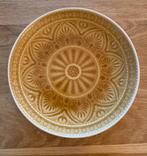 GEZOCHT!: gele dinerborden van xenos of casa. Diameter 25,5, Ophalen, Porselein, Overige stijlen, Bord(en)