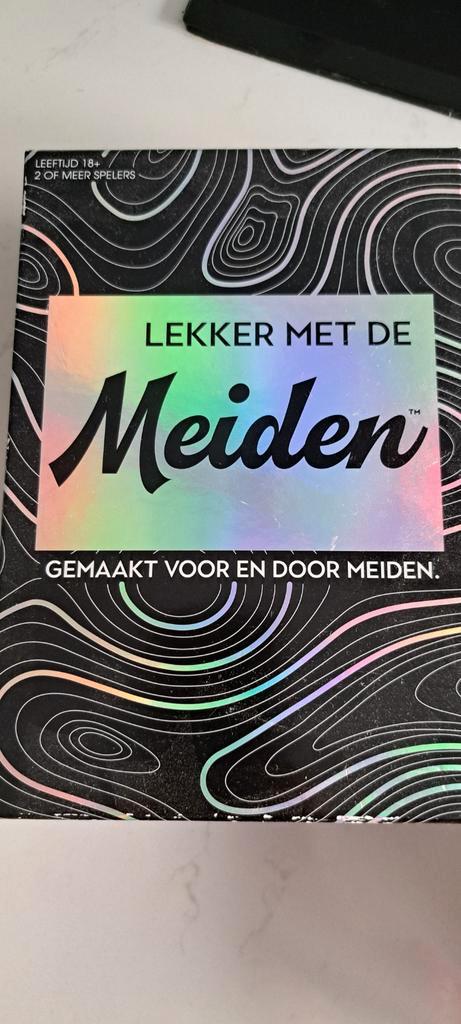 Lekker met de Meiden - Kaartspel, Hobby en Vrije tijd, Gezelschapsspellen | Bordspellen, Zo goed als nieuw, Een of twee spelers