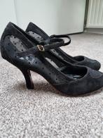Feestelijke zwarte pumps met hart-detail maat 41, Pumps, Zwart, Ophalen of Verzenden, Banned Retro