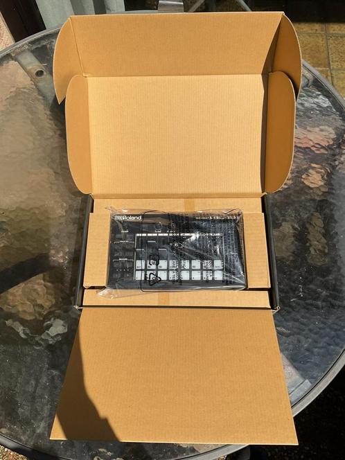 Roland MC-101 Groovebox, Muziek en Instrumenten, Soundmodules, Nieuw, Roland, Ophalen