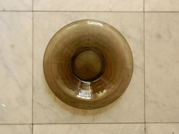 Copier, Leerdam bruine schaal servies Pijnappel diam 30,3 cm, Antiek en Kunst, Antiek | Glas en Kristal, Ophalen of Verzenden