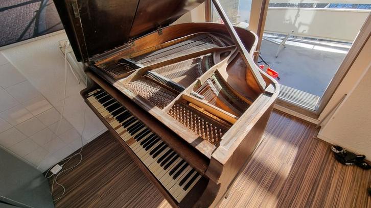 Baby Vleugel /Piano te koop, Muziek en Instrumenten, Piano's, Gebruikt, Vleugel, Zwart, Ophalen