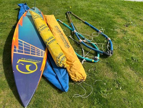 WAVE WARRIOR SURFBOARD INCL. 2 ZEILEN, Watersport en Boten, Windsurfen, Gebruikt, 250 tot 300 cm, Met vin(nen), Met draagtas, Ophalen