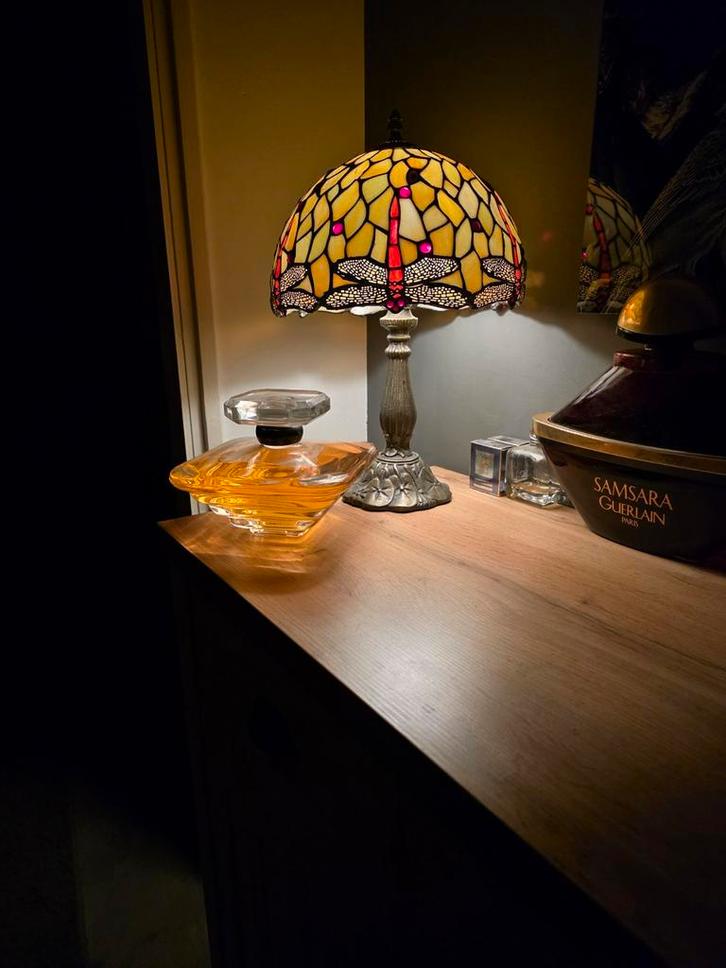 Prachtige Tiffany Lamp met Libelle Motief, Huis en Inrichting, Lampen | Tafellampen, Minder dan 50 cm, Glas, Ophalen