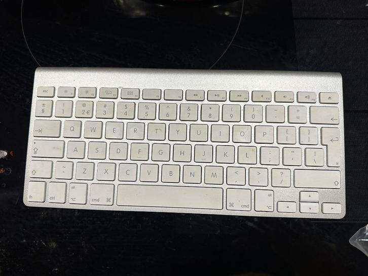 Apple magic keyboard 1 toets defect, Computers en Software, Toetsenborden, Gebruikt, Qwerty, Draadloos, Ophalen of Verzenden