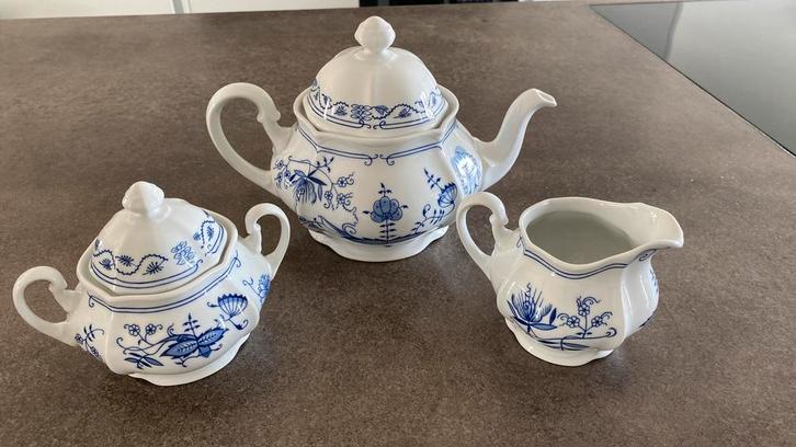 Swiebelmuster servies compleet zo goed als nieuw, Huis en Inrichting, Keuken | Servies, Zo goed als nieuw, Kop(pen) en/of Schotel(s)