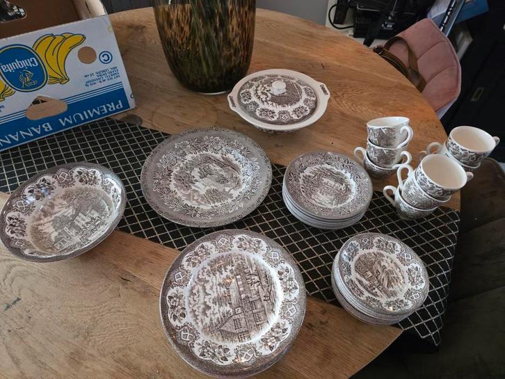 English Ironstone Tableware "Castles" Collectie, Huis en Inrichting, Keuken | Servies, Gebruikt, Compleet servies, Overige stijlen