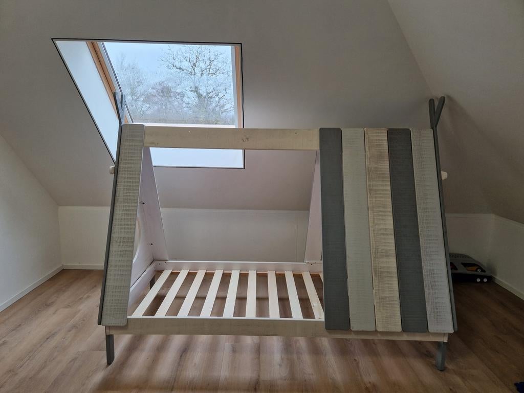 Tent bed tipi bed huisjes bed eenpersoonsbed, Ophalen, 85 tot 100 cm, Zo goed als nieuw, Lattenbodem