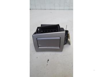 Luchtrooster zijkant van een Jaguar XF beschikbaar voor biedingen