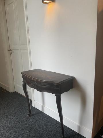 Oud hal tafeltje / sidetable beschikbaar voor biedingen