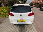 Volkswagen Tiguan 1.4 TSI 90KW BMT 2013 Wit, Auto's, Volkswagen, Voorwielaandrijving, 15 km/l, 74 €/maand, Zwart
