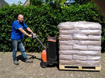 15 liter (groei) koivoer met astaxanthine, 8 € verzenden. beschikbaar voor biedingen