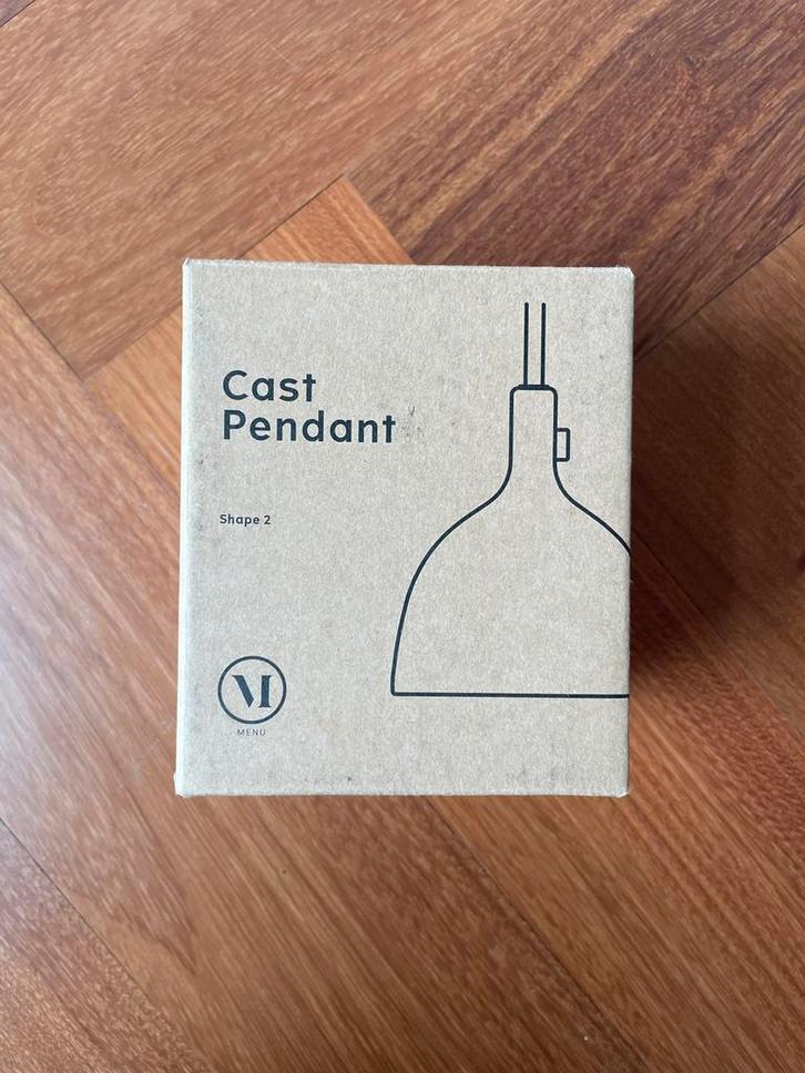 Menu / Audo Cast Pendant Hanglamp - Nieuw in doos, Huis en Inrichting, Lampen | Hanglampen, Nieuw, Minder dan 50 cm, Metaal, Ophalen of Verzenden