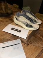 Yeezy 700 V3 Fade Salt - Maat 41 1/3, Overige kleuren, Nieuw, Ophalen of Verzenden, Sneakers of Gympen