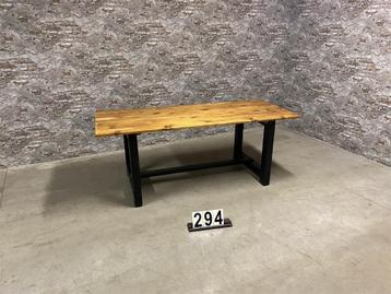 Industriële houten tafel nr.294 beschikbaar voor biedingen