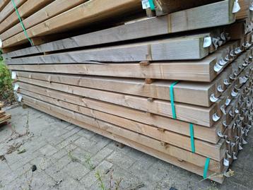 Partij grenen palen 6.8x300 cm nieuw beschikbaar voor biedingen