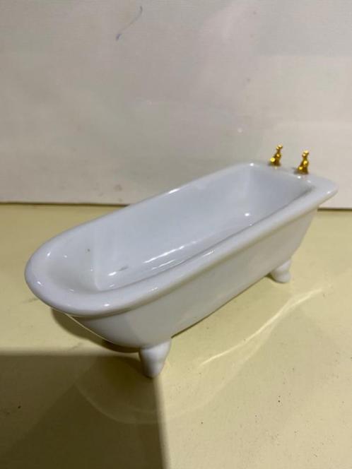 Ceramische badkuip en FM/AM radio mini toiletten, Audio, Tv en Foto, Radio's, Zo goed als nieuw, Transistorradio, Ophalen of Verzenden