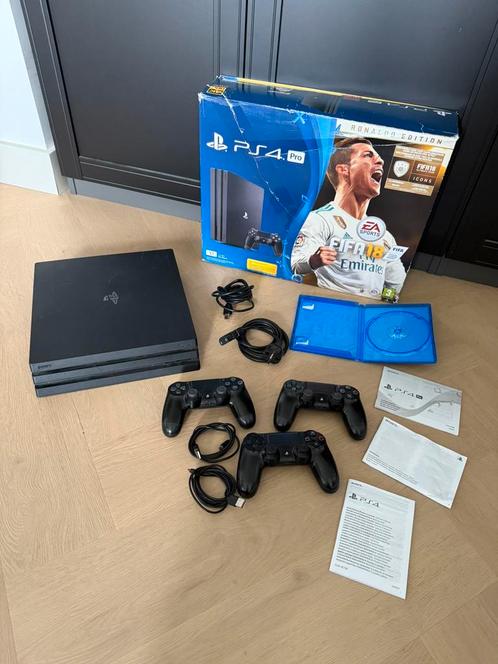Playstation 4 Pro 1TB, Spelcomputers en Games, Spelcomputers | Sony PlayStation 4, Zo goed als nieuw, Pro, 1 TB, Met 3 controllers of meer