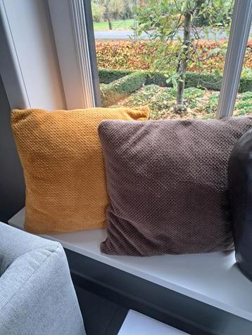 Kussen set 45x45 in keurige staat beschikbaar voor biedingen