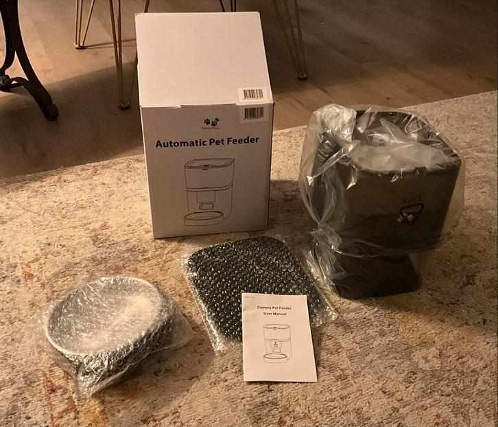 Pretty Paws QQ005 voerautomaat met WiFi en camera, Dieren en Toebehoren, Kattenvoerbakken en Drinkbakken, Nieuw, Ophalen of Verzenden