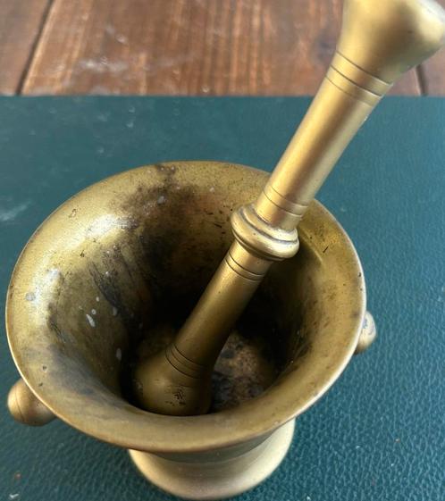 Erg zwaar messing antieke vijzel met stamper, Antiek en Kunst, Antiek | Koper en Brons, Ophalen of Verzenden