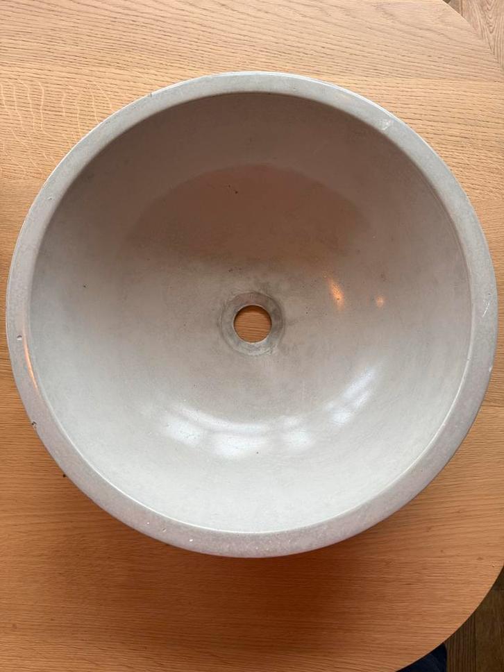 Betonnen Hanglamp & Wastafel, Huis en Inrichting, Badkamer | Badkamermeubels, Gebruikt, Wasbak of Wastafel, Minder dan 100 cm