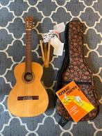 Gitaar met tas, muurbeugel en accessoires, Ophalen, Gebruikt, Klassieke of Spaanse gitaar, Met koffer