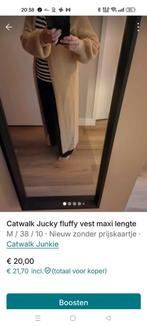 Catwalk Jucky fluffy vest( maxi beige kleur, Ophalen of Verzenden, Zo goed als nieuw, Beige