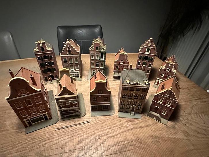 Complete Nederlandse straat in H0 schaal mooi gebouwd, Hobby en Vrije tijd, Modeltreinen | H0, Zo goed als nieuw, Brug, Tunnel of Gebouw