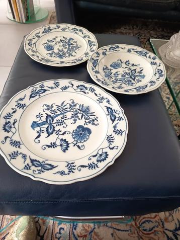 Blue danube . Soepborden en onbijtbordjes  beschikbaar voor biedingen