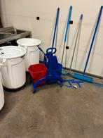 mopwagen met diverse assesoires en 3 brute afvalcontainer, Ophalen