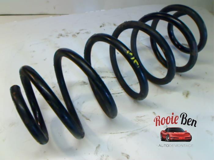 Schroefveer achter van een Peugeot 107, Auto-onderdelen, Ophanging en Onderstel, Peugeot, Gebruikt, 3 maanden garantie, Ophalen of Verzenden