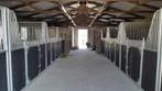 voorwand + tussenwand Gigant, Stalling