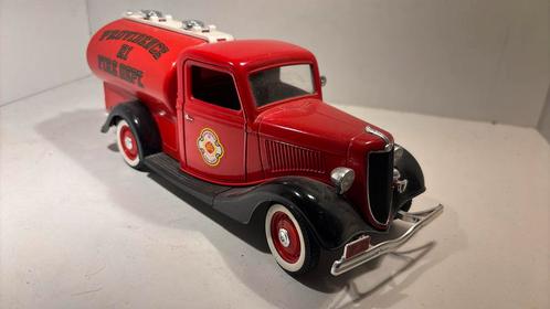 Ford v8 fire dept solido 1.18, Hobby en Vrije tijd, Modelauto's | 1:18, Zo goed als nieuw, Solido, Ophalen of Verzenden