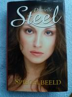 Danielle steel - spiegelbeeld, Gelezen, Ophalen of Verzenden