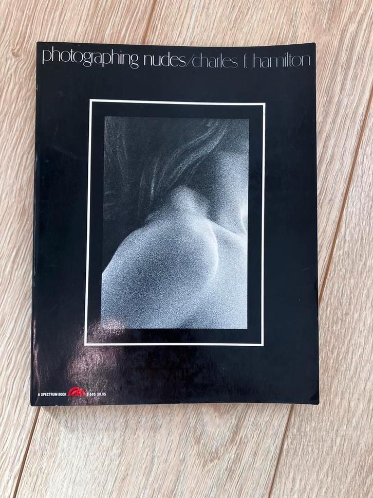 Photographing nudes; Charles F. Hamilton, Boeken, Kunst en Cultuur | Fotografie en Design, Gelezen, Fotografen, Ophalen of Verzenden
