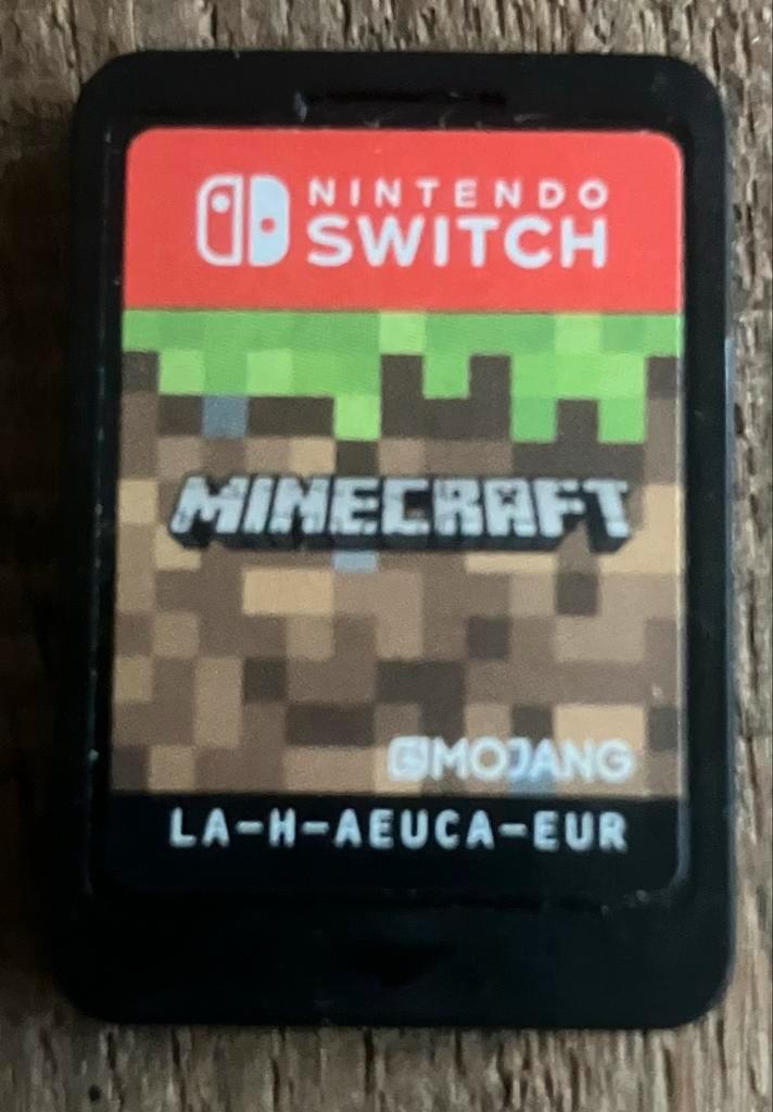 Minecraft - Nintendo Switch, Spelcomputers en Games, Games | Nintendo Switch, Zo goed als nieuw, Strategie en Constructie, 3 spelers of meer