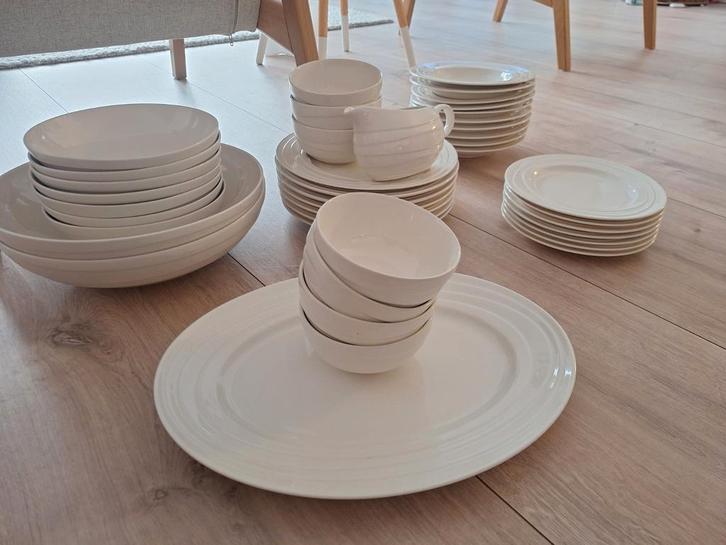 Jamie Oliver Waves Servies, Huis en Inrichting, Keuken | Servies, Zo goed als nieuw, Compleet servies, Effen, Aardewerk, Ophalen of Verzenden