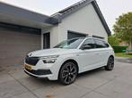 Skoda Kamiq 1.5 TSI 150pk Dsg-7 Monte Carlo Moon White met., Auto's, Skoda, Stof, 1498 cc, Zwart, 4 cilinders