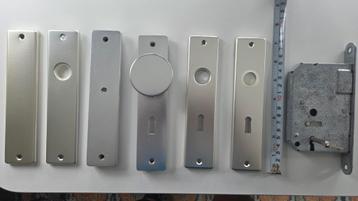 Deurbeslag aluminium + slot Incl sleutel  beschikbaar voor biedingen