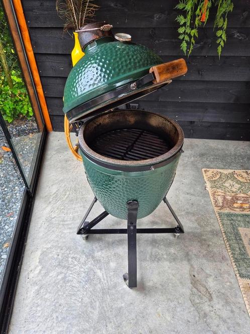 Big Green egg Small, Tuin en Terras, Houtskoolbarbecues, Zo goed als nieuw, Met accessoires, Ophalen of Verzenden