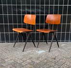 Mooie 59,-  Galvanitas S16 schoolstoelen Amsterdam Antwerpen, Gebruikt, Twee, Bruin, Ophalen of Verzenden