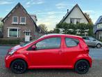 Toyota Aygo 31.000 km 1e Eigenaar Dealerauto NAP, Voorwielaandrijving, Stof, Gebruikt, Zwart