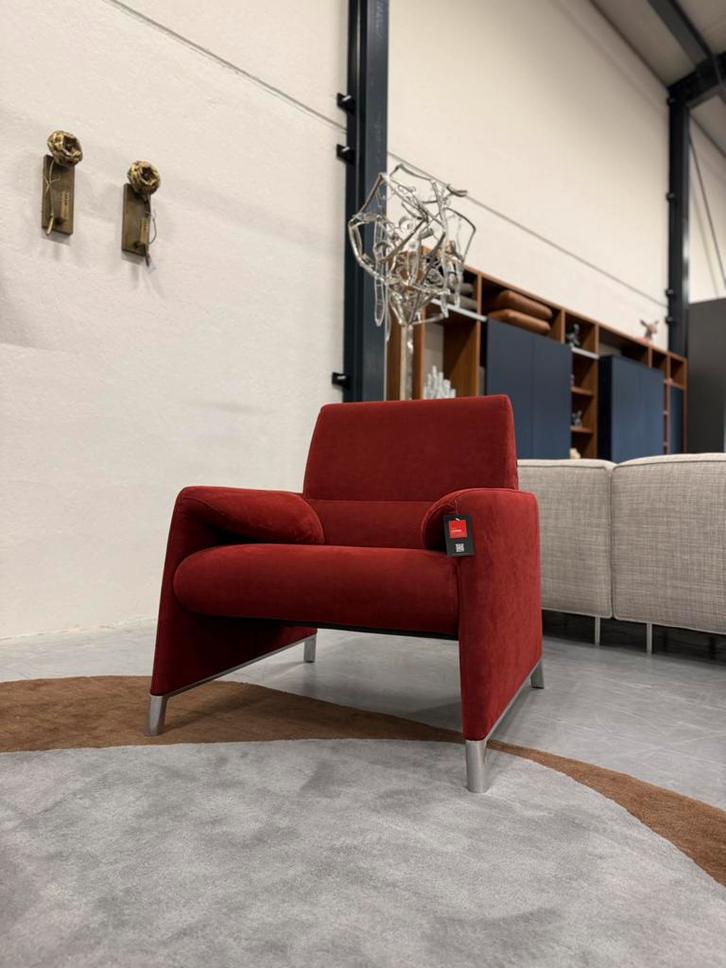 Nieuw Leolux Felizia Fauteuil Alcantara rood design stoel, Huis en Inrichting, Fauteuils, Nieuw, 50 tot 75 cm, 75 tot 100 cm, Ophalen of Verzenden