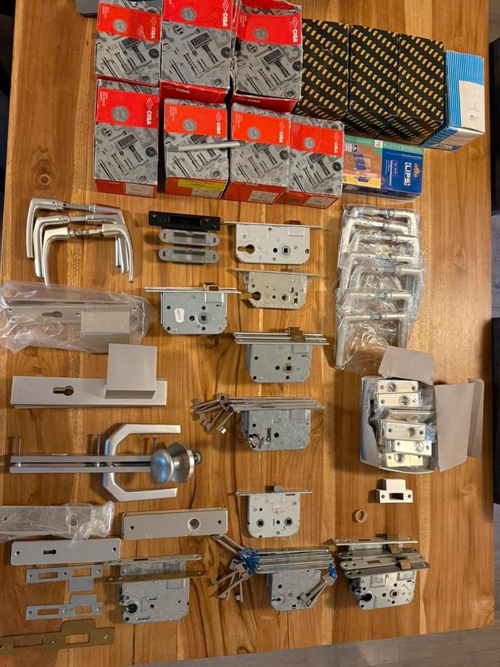 Diverse deurbeslag Nemef Lips Cisa, Doe-het-zelf en Verbouw, Hang- en Sluitwerk, Nieuw, Slot, Overige materialen, Ophalen of Verzenden