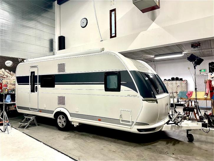 Bomvolle 2021 Hobby 560 KMFe | Mover | Airco | Stapelbed, Caravans en Kamperen, Caravans, Particulier, tot en met 6, 1250 - 1500 kg