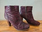 Mooie bordeaux rode lederen enkellaarsjes van geschuwd leder, Kleding | Dames, Schoenen, Ophalen of Verzenden, Rood