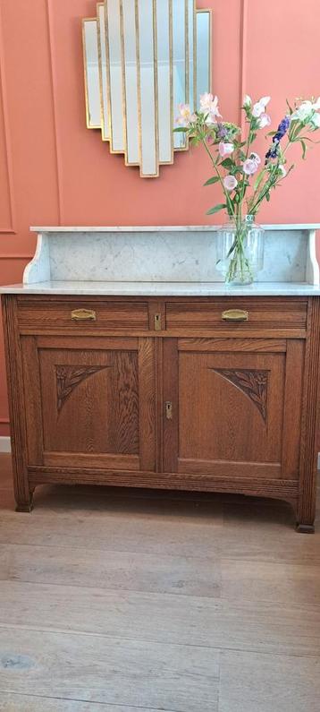 Vintage commode met marmeren blad  beschikbaar voor biedingen