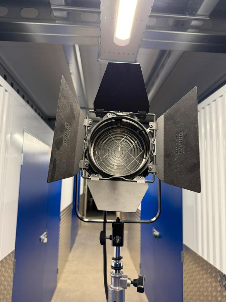Ianiro Solaris 650W Fresnel Spot, Muziek en Instrumenten, Theaterbelichting, Zo goed als nieuw, Ophalen